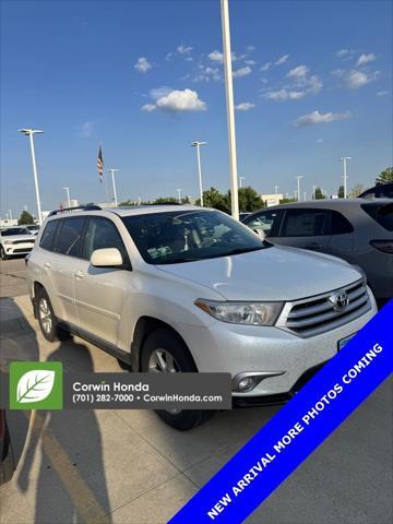 used 2013 Toyota Highlander car, priced at $12,200