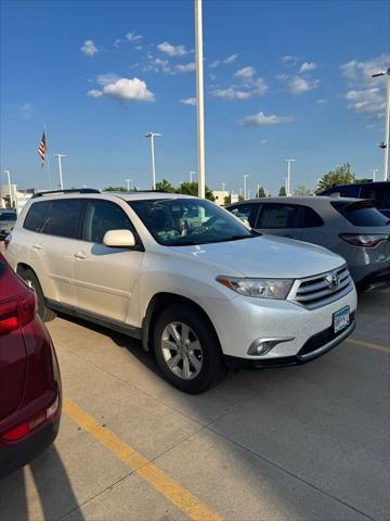 used 2013 Toyota Highlander car, priced at $12,200
