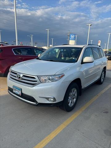 used 2013 Toyota Highlander car, priced at $12,200