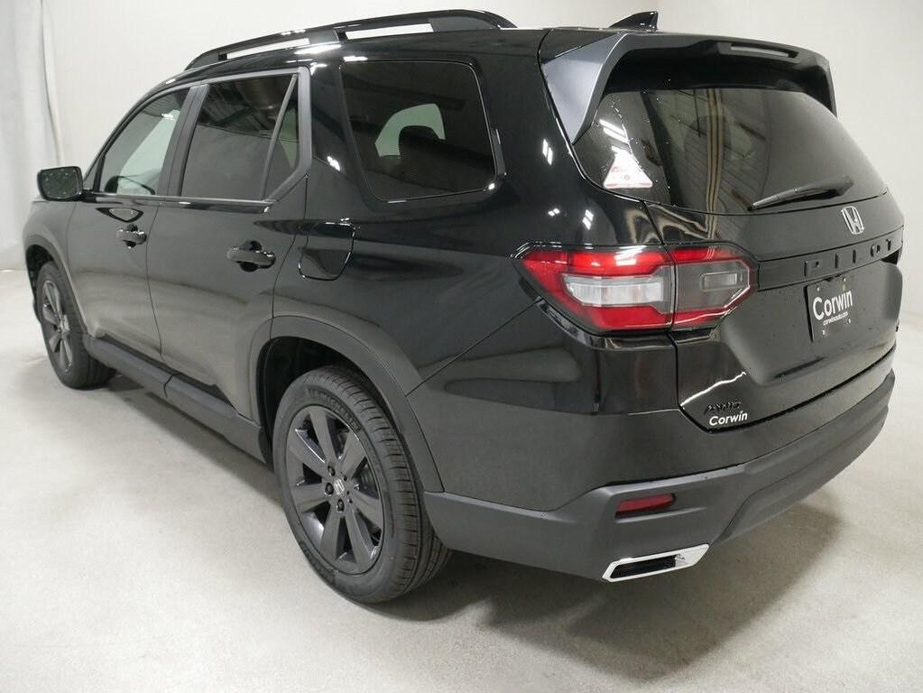new 2025 Honda Pilot car, priced at $43,795