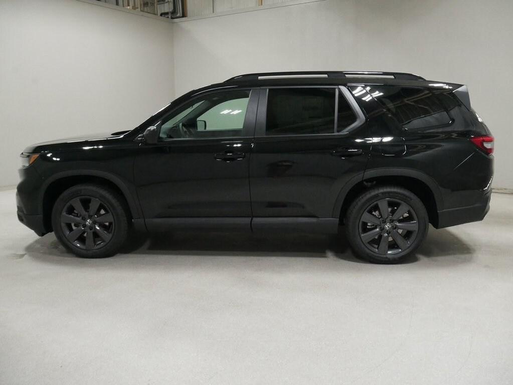 new 2025 Honda Pilot car, priced at $43,795