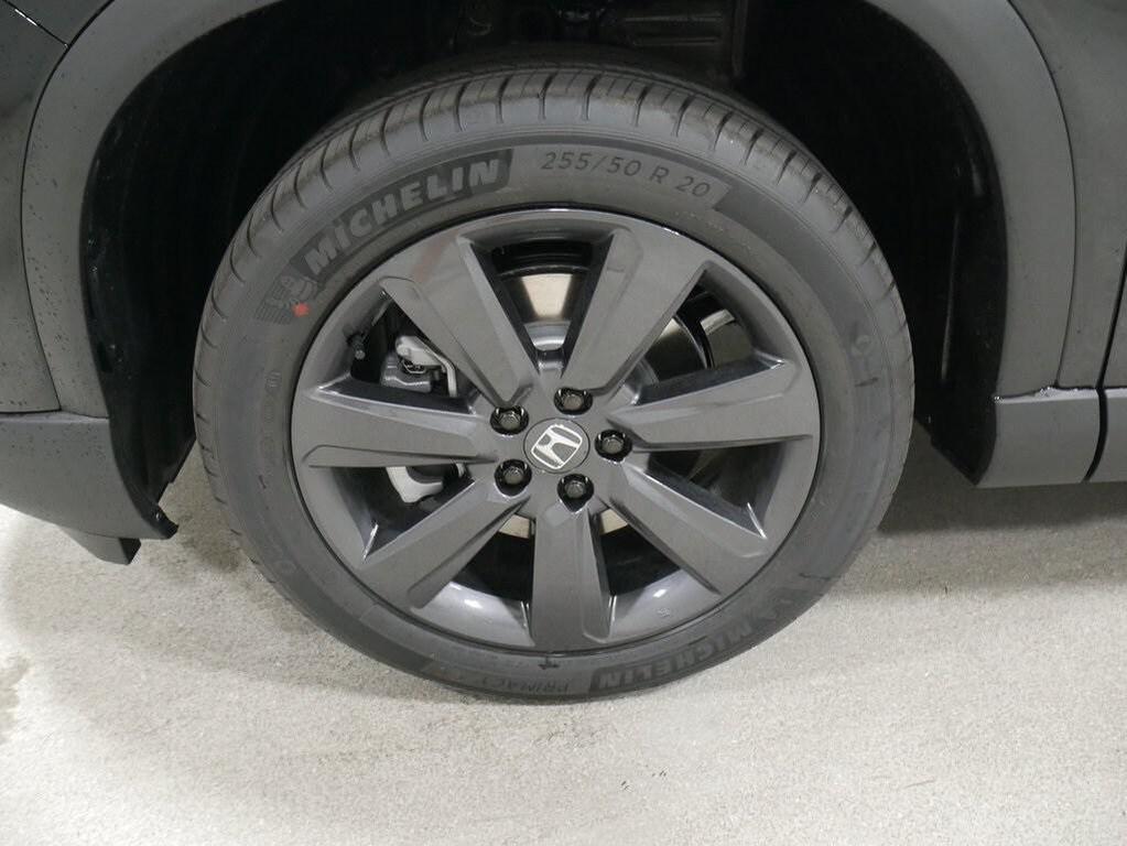 new 2025 Honda Pilot car, priced at $43,795