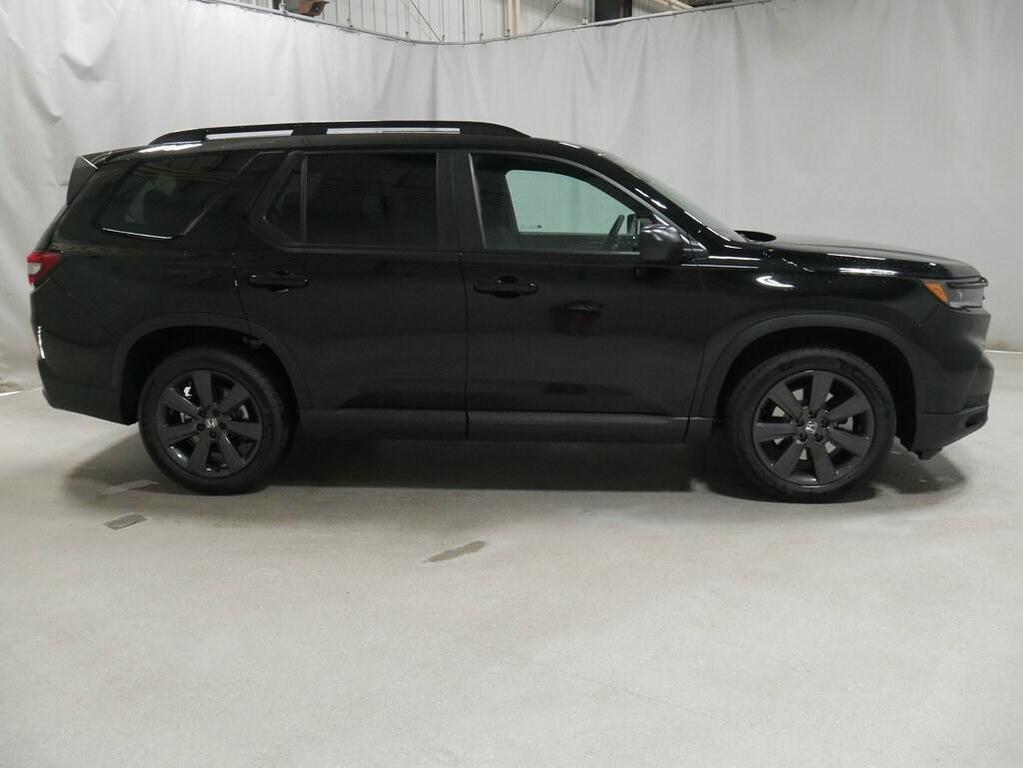 new 2025 Honda Pilot car, priced at $43,795