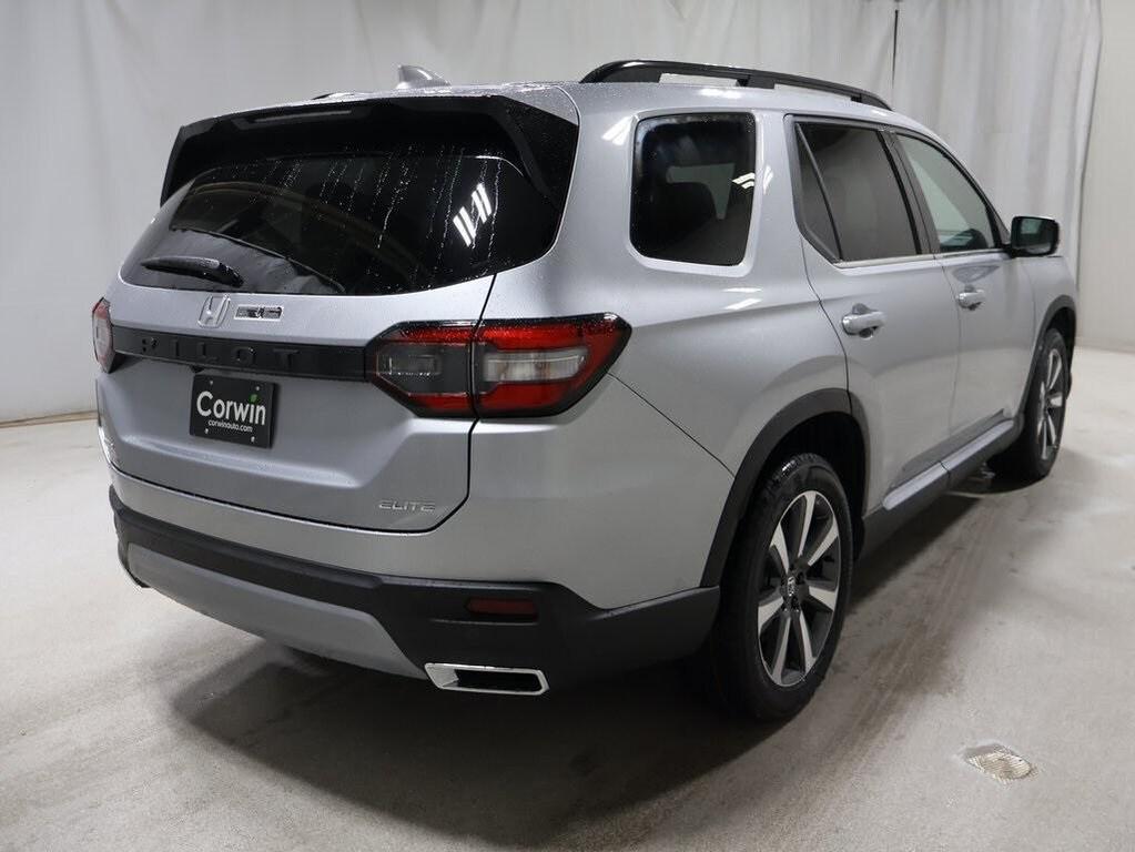 new 2025 Honda Pilot car, priced at $54,575