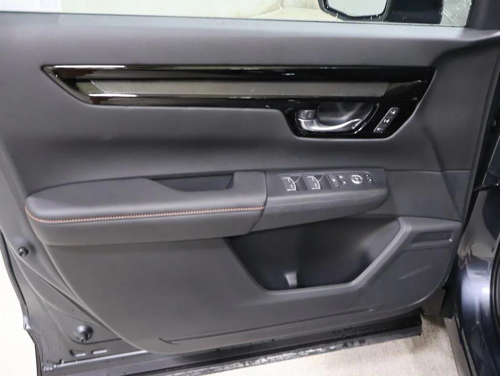 new 2026 Honda CR-V Hybrid car, priced at $43,700