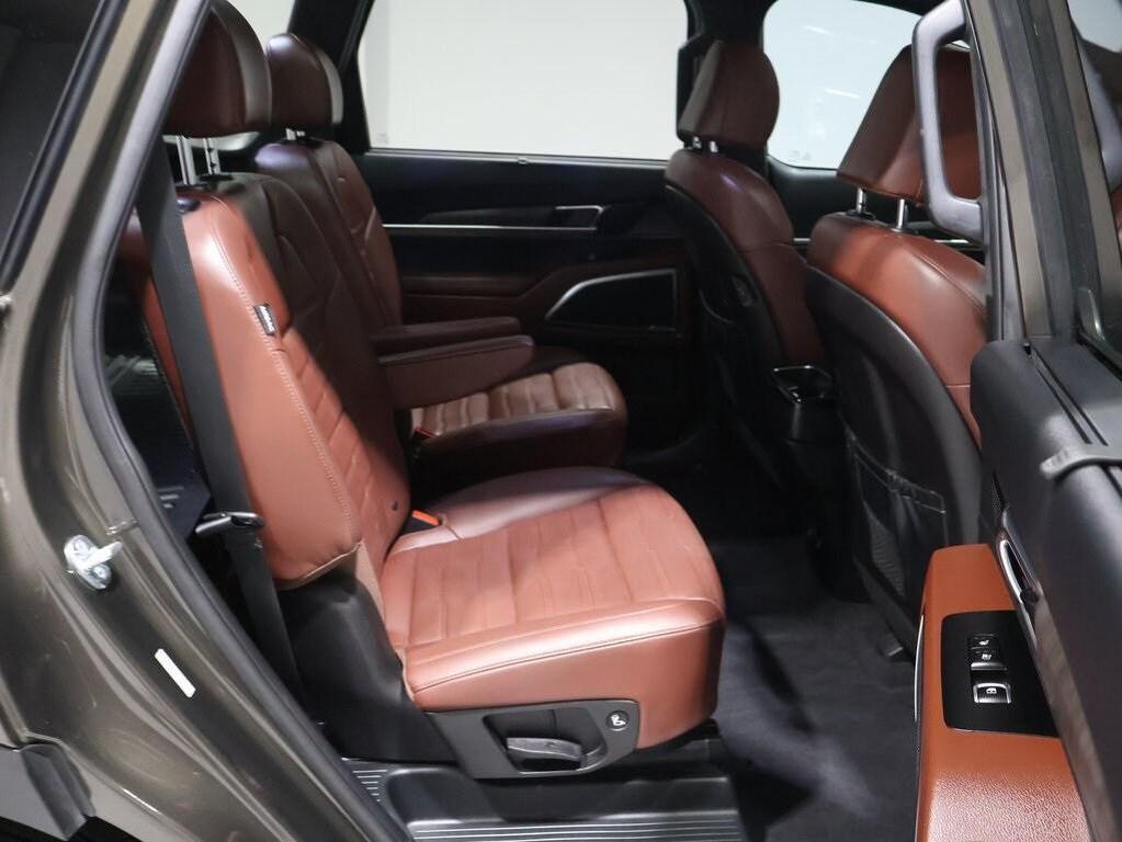 used 2024 Kia Telluride car, priced at $39,000