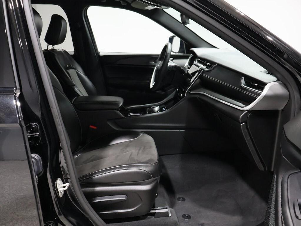 used 2023 Jeep Grand Cherokee car, priced at $28,500