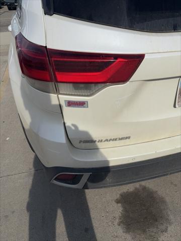 used 2019 Toyota Highlander car, priced at $25,800