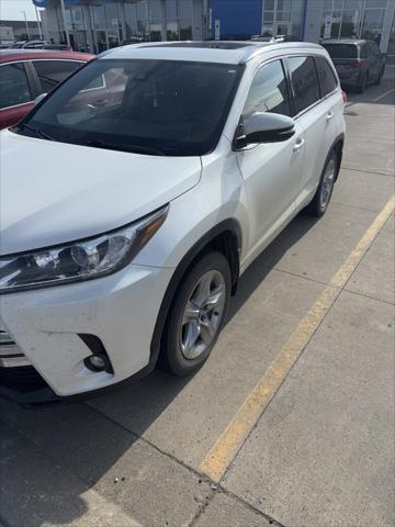 used 2019 Toyota Highlander car, priced at $25,800