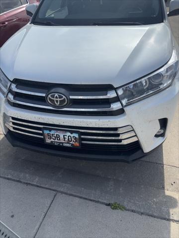 used 2019 Toyota Highlander car, priced at $25,800