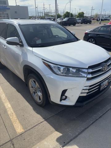 used 2019 Toyota Highlander car, priced at $25,800