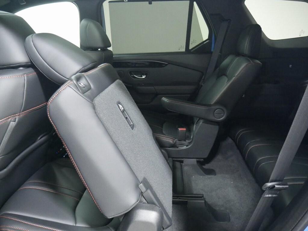 new 2025 Honda Pilot car, priced at $51,350
