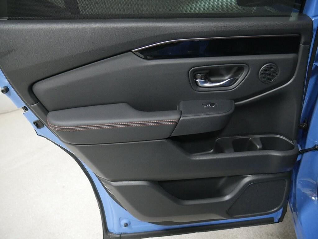 new 2025 Honda Pilot car, priced at $51,350