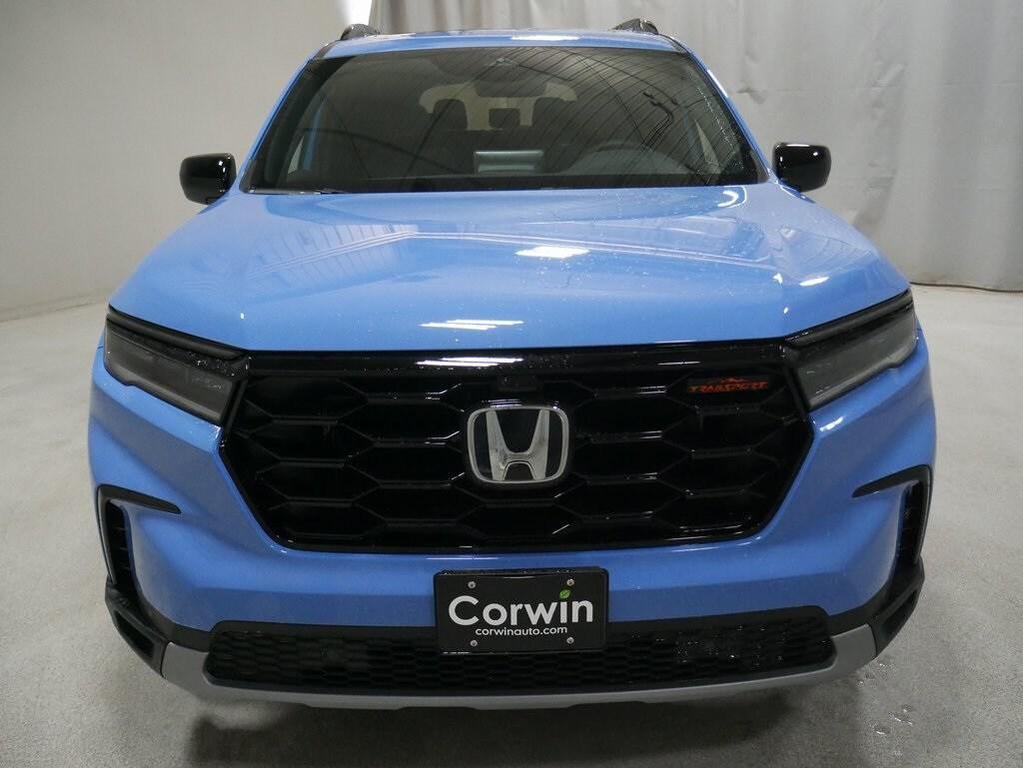 new 2025 Honda Pilot car, priced at $51,350