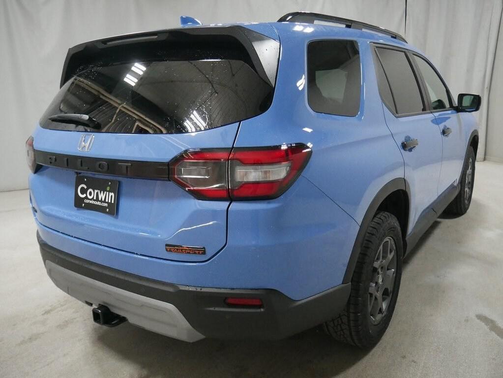 new 2025 Honda Pilot car, priced at $51,350