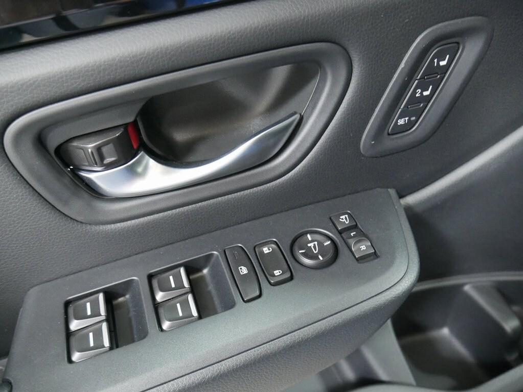 new 2025 Honda Pilot car, priced at $51,350