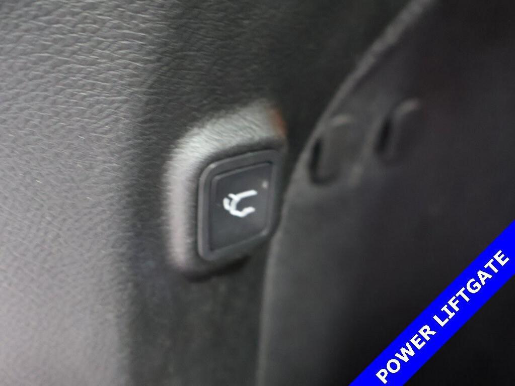 used 2019 Jeep Cherokee car, priced at $18,200