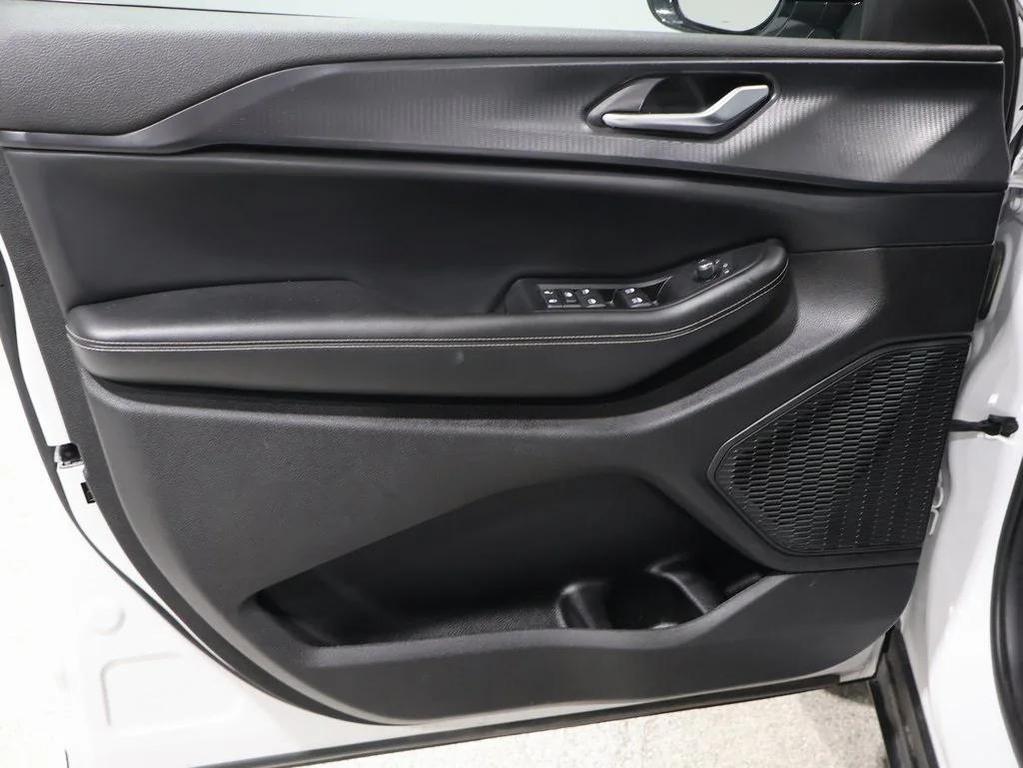 used 2023 Jeep Grand Cherokee car, priced at $27,500