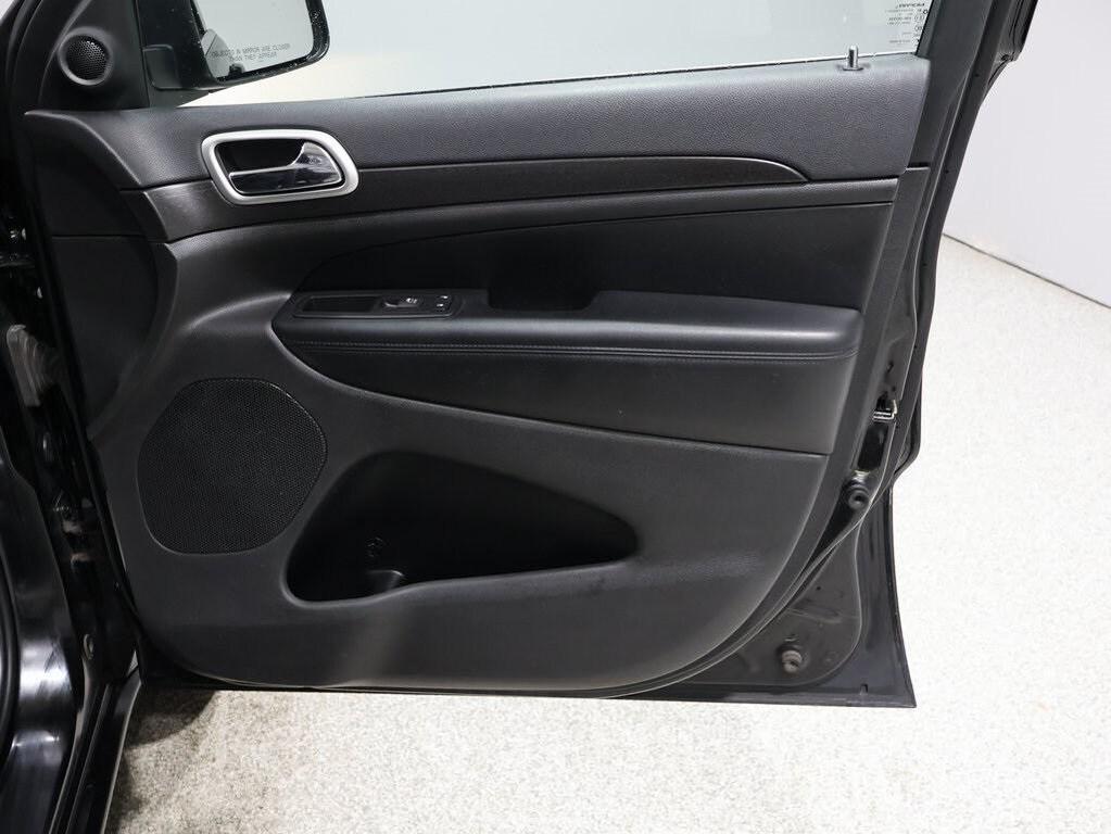 used 2015 Jeep Grand Cherokee car, priced at $14,500