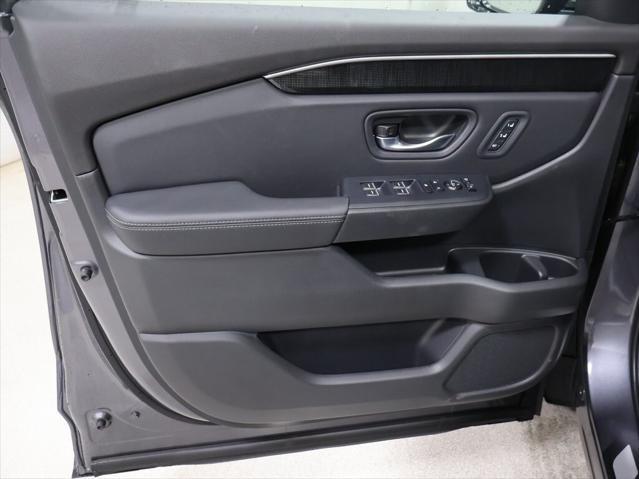 new 2025 Honda Pilot car, priced at $56,250
