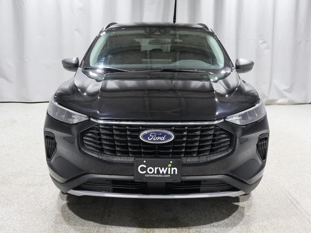 used 2024 Ford Escape car, priced at $21,900