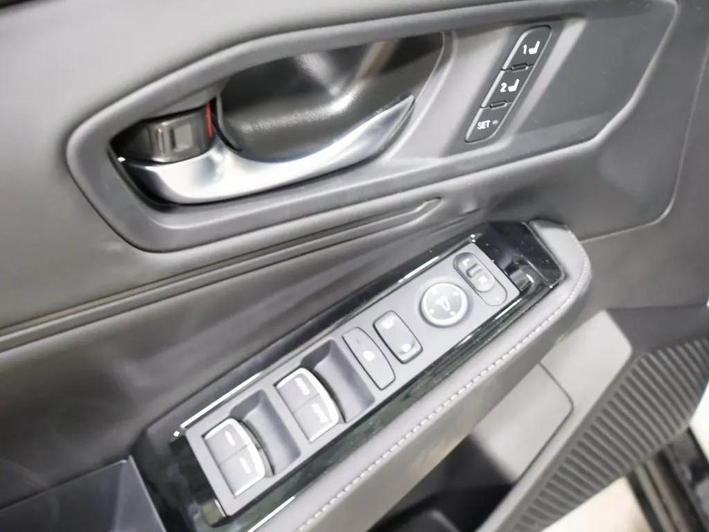 new 2025 Honda Accord Hybrid car, priced at $40,950