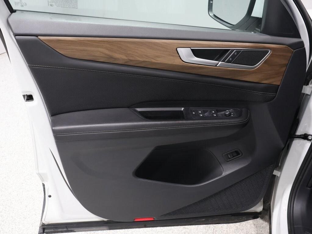 used 2024 Volkswagen Atlas car, priced at $32,500