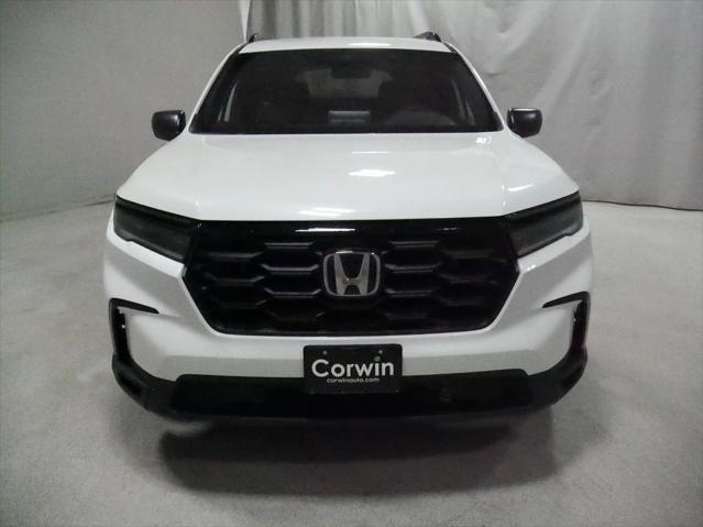 new 2025 Honda Pilot car, priced at $39,950