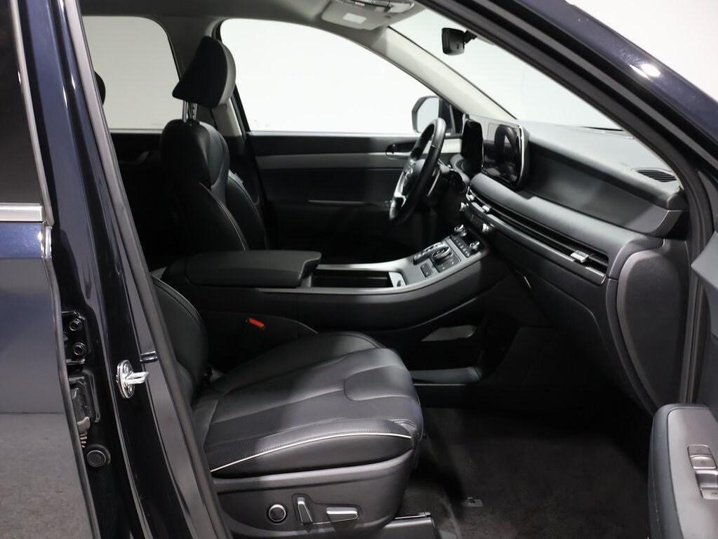 used 2025 Hyundai Palisade car, priced at $33,100