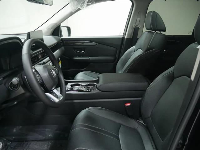 new 2025 Honda Pilot car, priced at $54,530