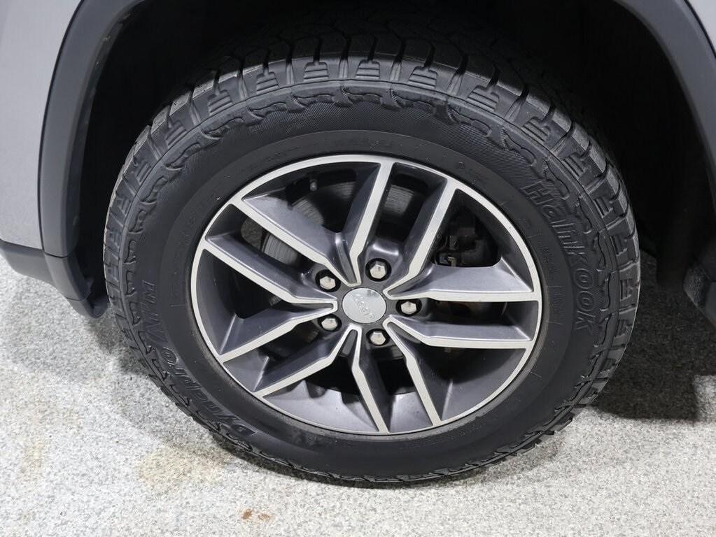 used 2017 Jeep Grand Cherokee car, priced at $18,100