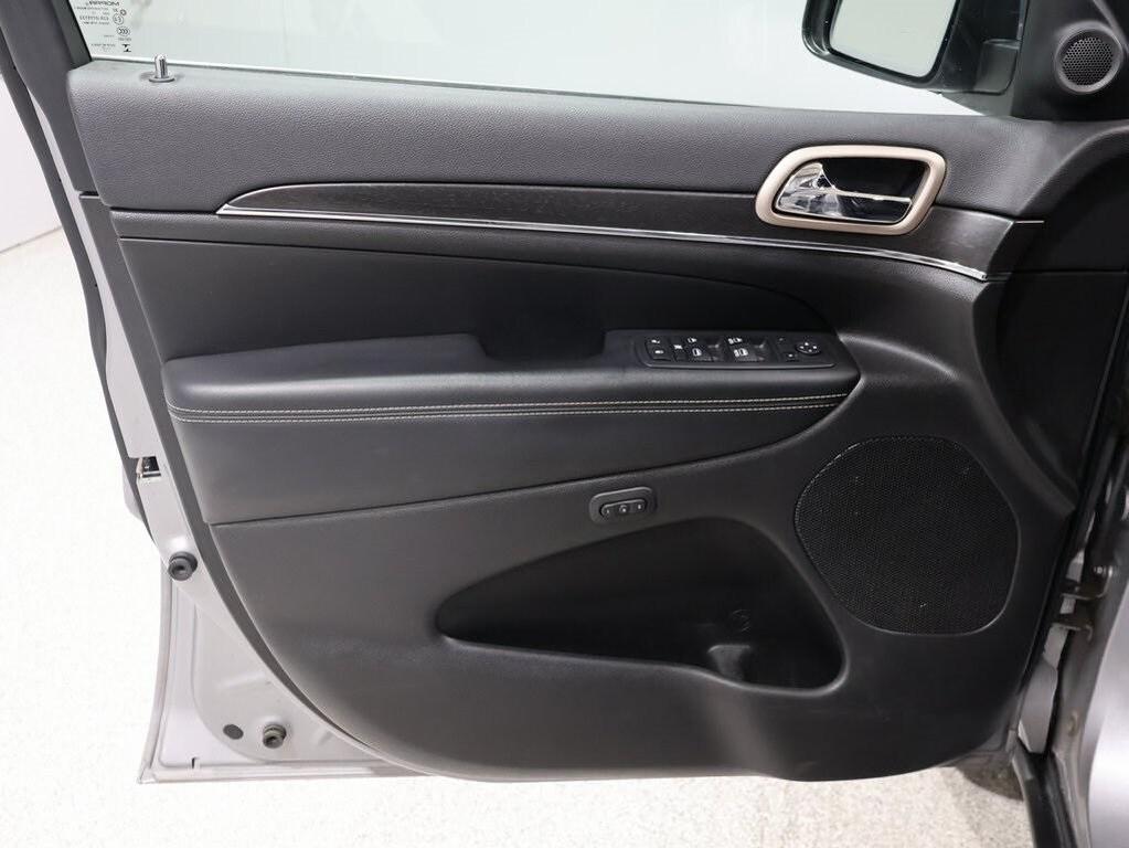 used 2017 Jeep Grand Cherokee car, priced at $18,100