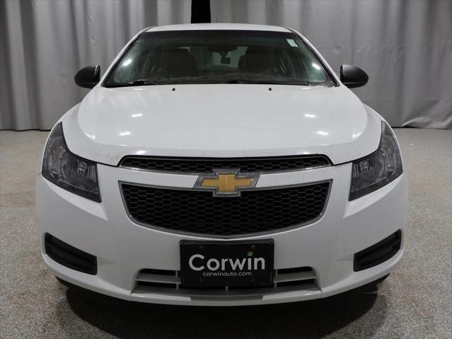 used 2014 Chevrolet Cruze car, priced at $7,000