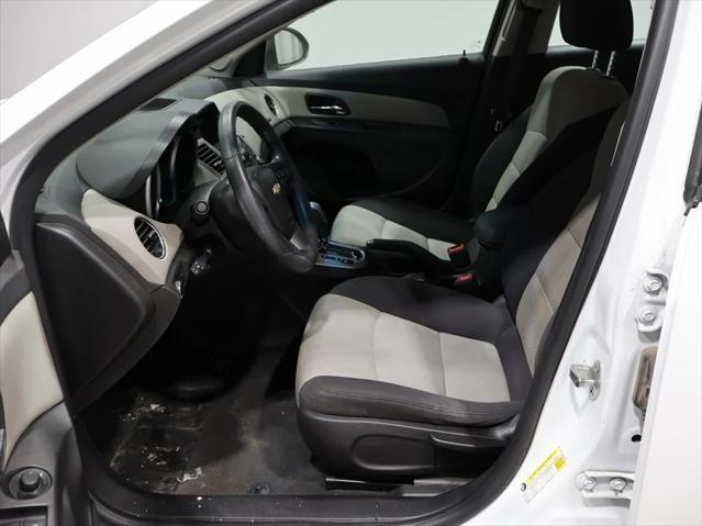 used 2014 Chevrolet Cruze car, priced at $7,000