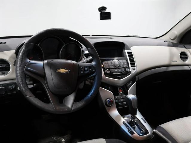 used 2014 Chevrolet Cruze car, priced at $7,000