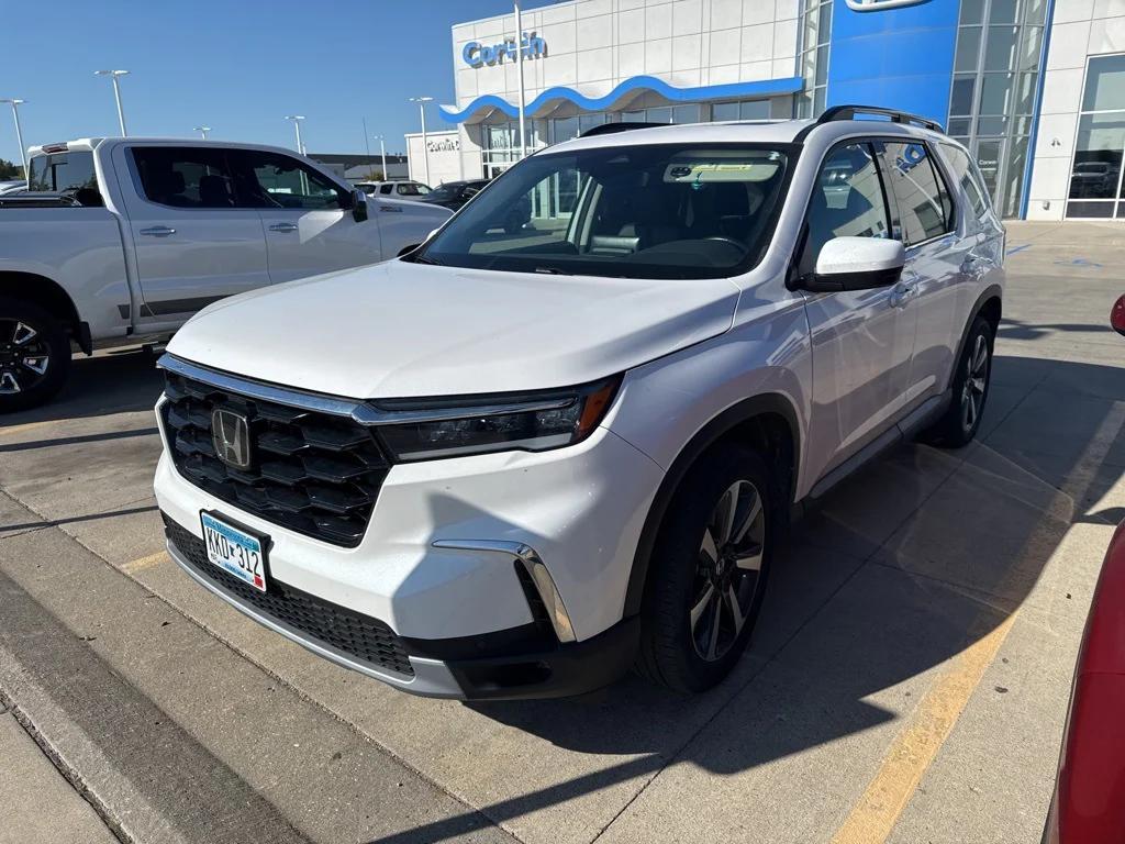 used 2023 Honda Pilot car, priced at $39,900