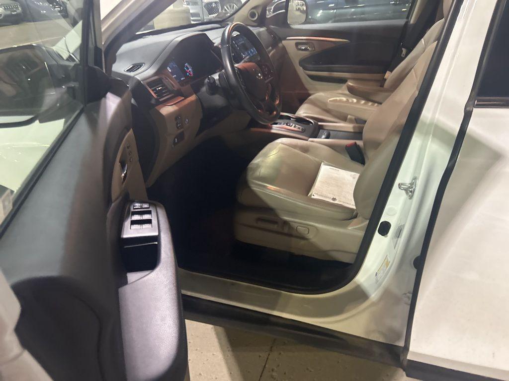 used 2022 Honda Pilot car, priced at $32,250