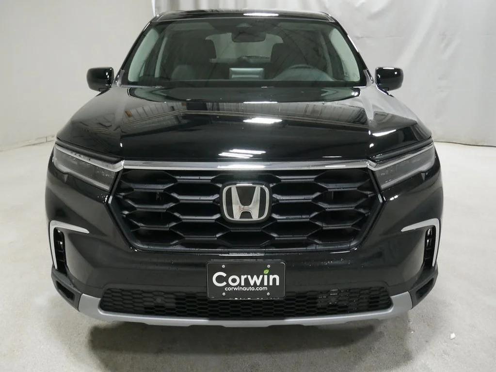 new 2025 Honda Pilot car, priced at $46,624