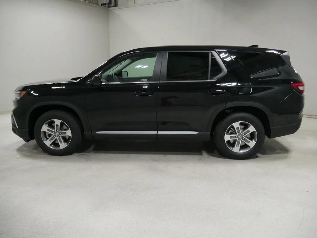 new 2025 Honda Pilot car, priced at $46,624