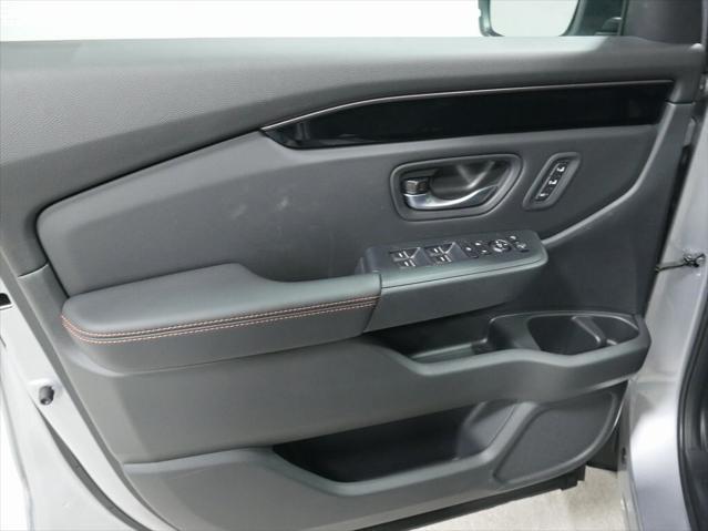 new 2025 Honda Pilot car, priced at $50,850