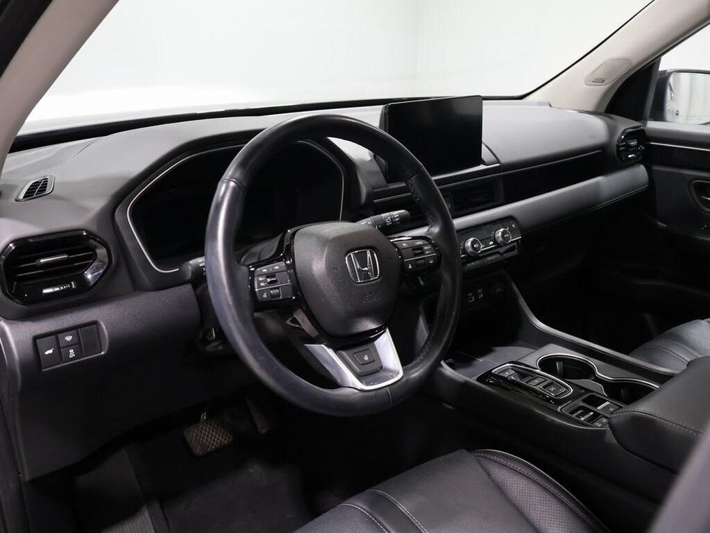 used 2023 Honda Pilot car, priced at $43,500