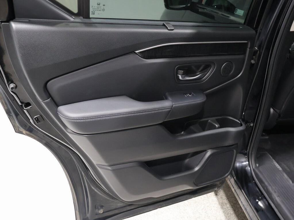 used 2023 Honda Pilot car, priced at $43,500