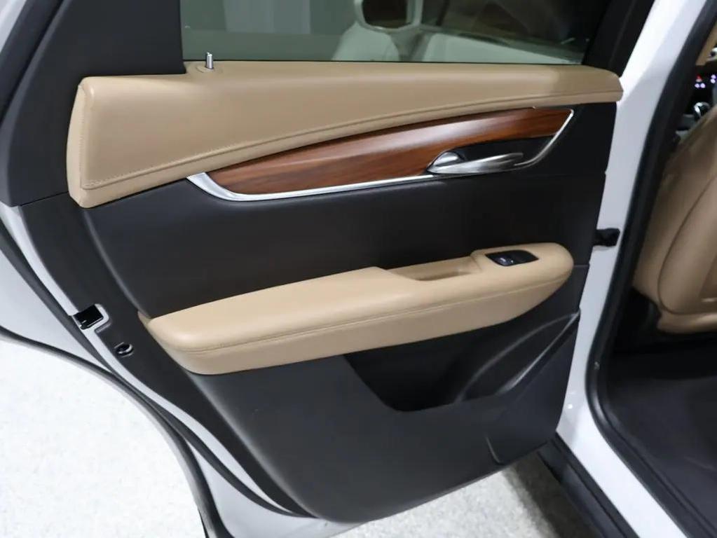 used 2017 Cadillac XT5 car, priced at $20,000