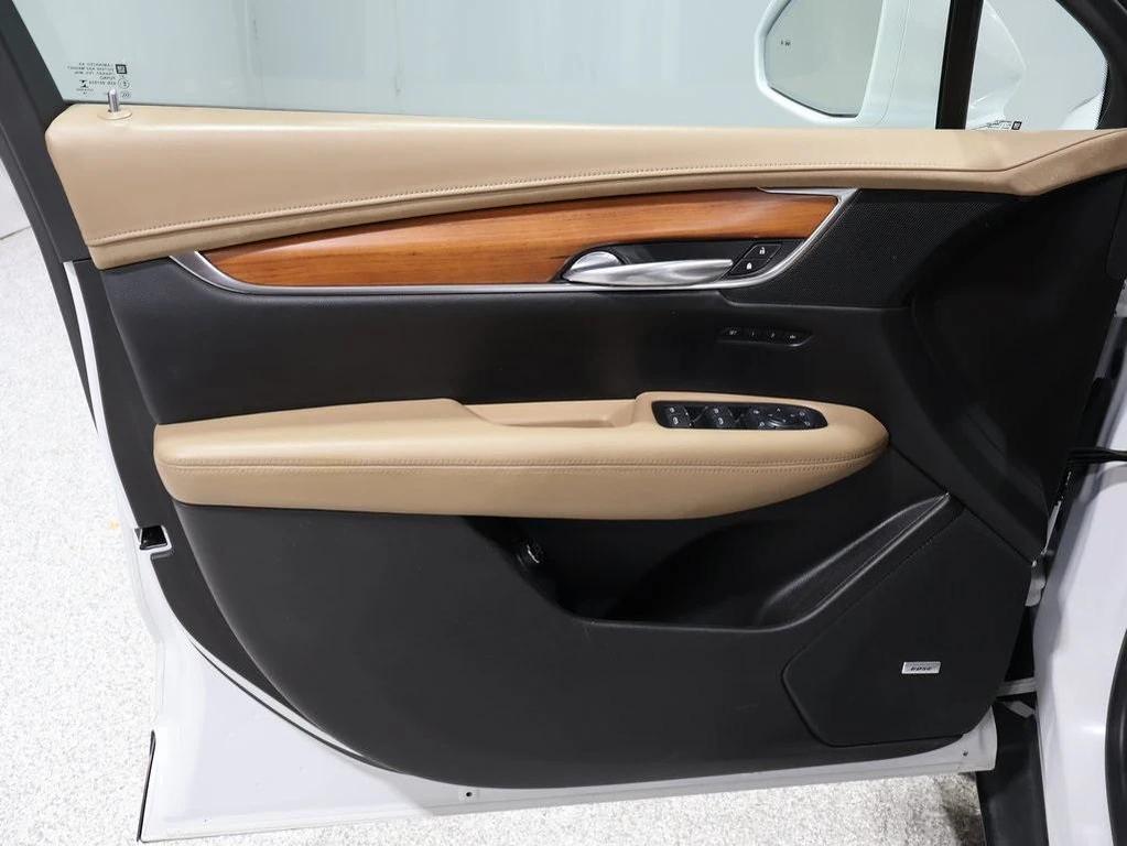 used 2017 Cadillac XT5 car, priced at $20,000