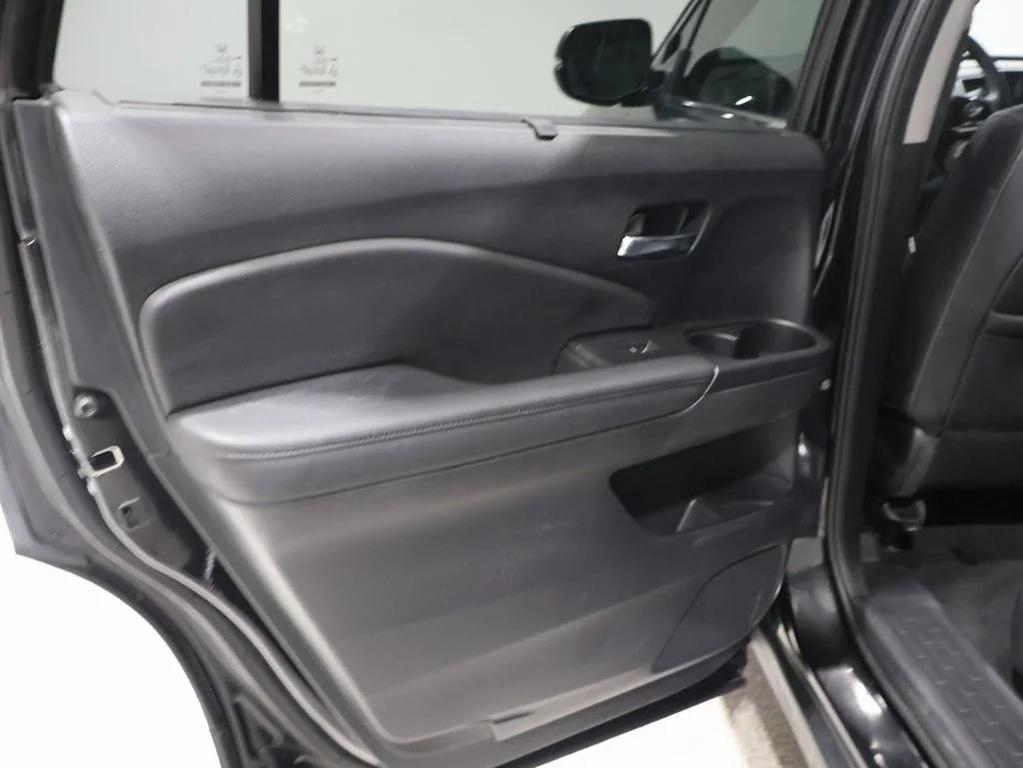 used 2022 Honda Pilot car, priced at $32,300