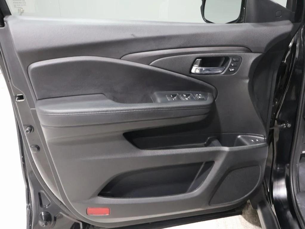 used 2022 Honda Pilot car, priced at $32,300