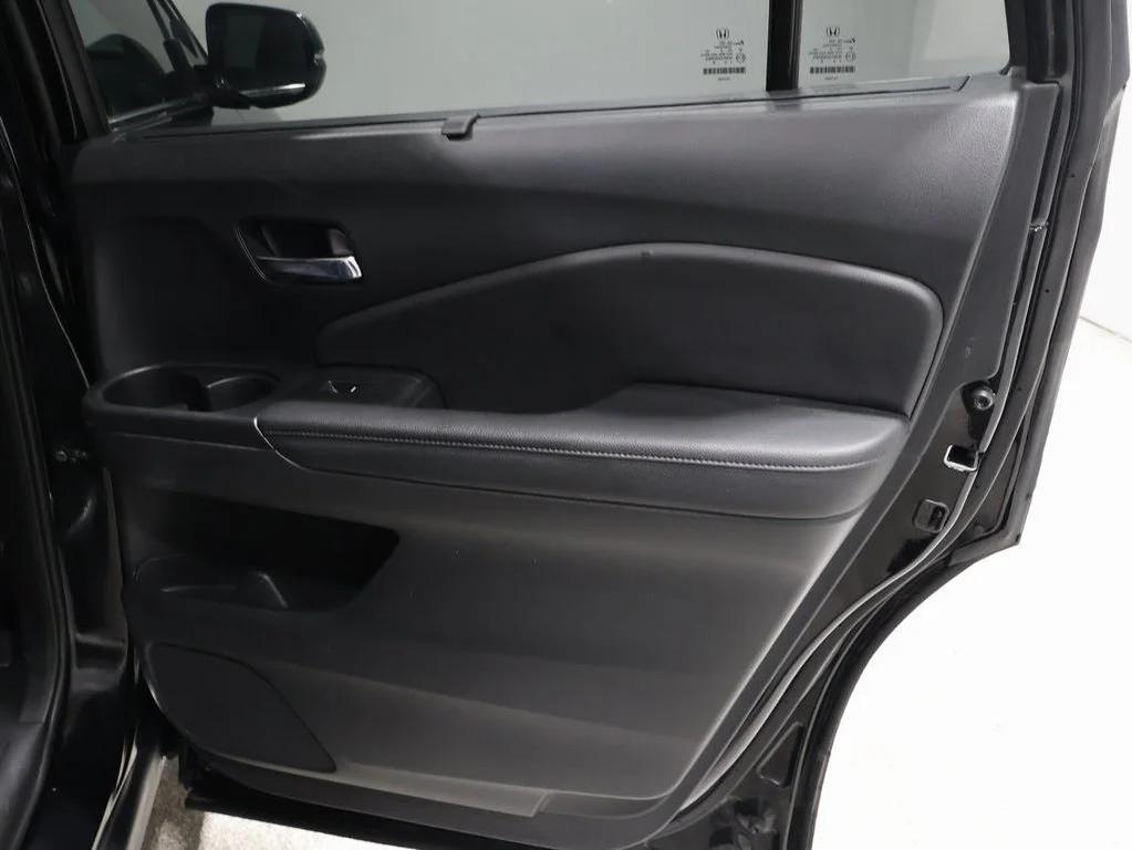 used 2022 Honda Pilot car, priced at $32,300