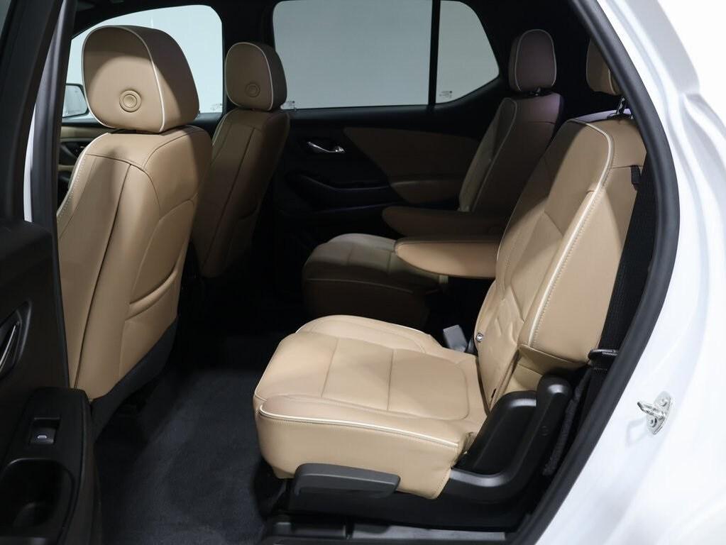 used 2023 Chevrolet Traverse car, priced at $39,000