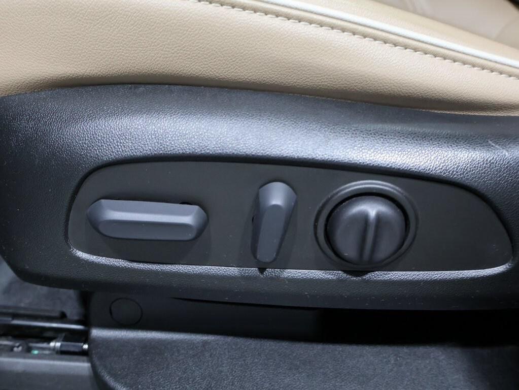 used 2023 Chevrolet Traverse car, priced at $39,000