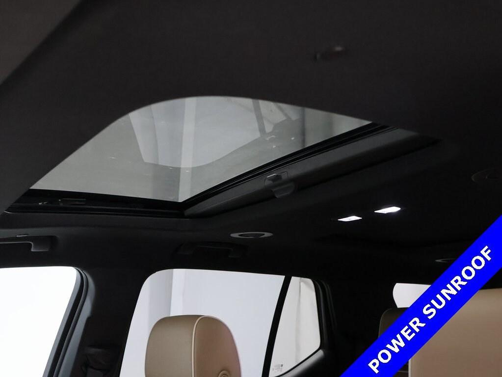 used 2023 Chevrolet Traverse car, priced at $39,000